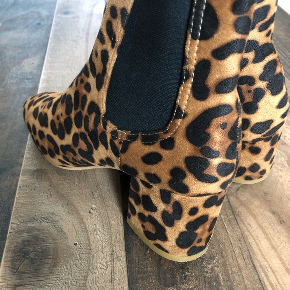 Cheetah Print Booties - Picture 3 of 4